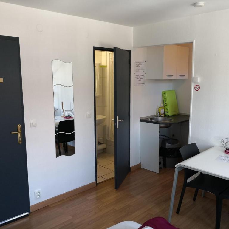 5 min à pied de la plage - 2 pers - studio D - Appartement 1 Chambre - 5