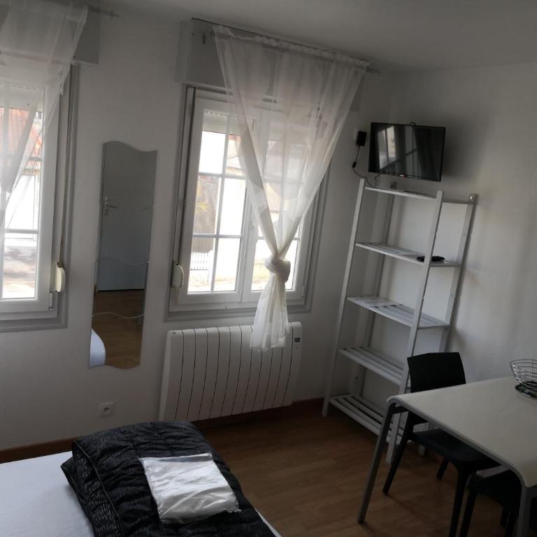 Idéalement situé - jardin agréable - studio E - Appartement 1 Chambre - 2