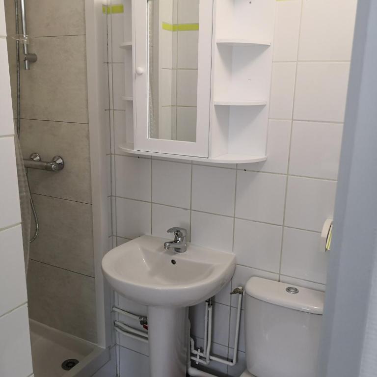 Idéalement situé - jardin agréable - studio E - Appartement 1 Chambre - 5