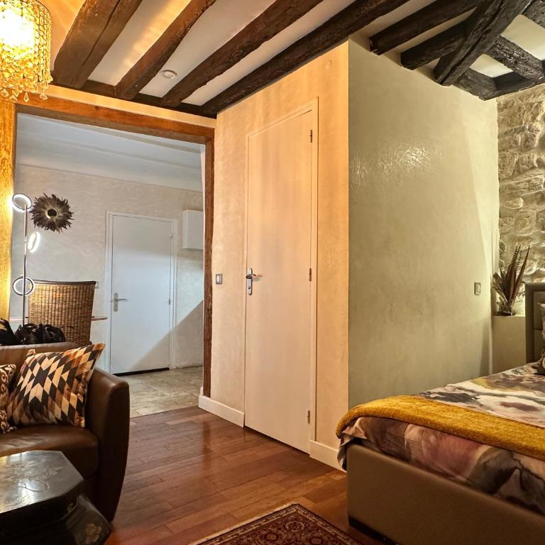 Paris Marais -Design KENZO - Bed Premium - Studio Deluxe - 13