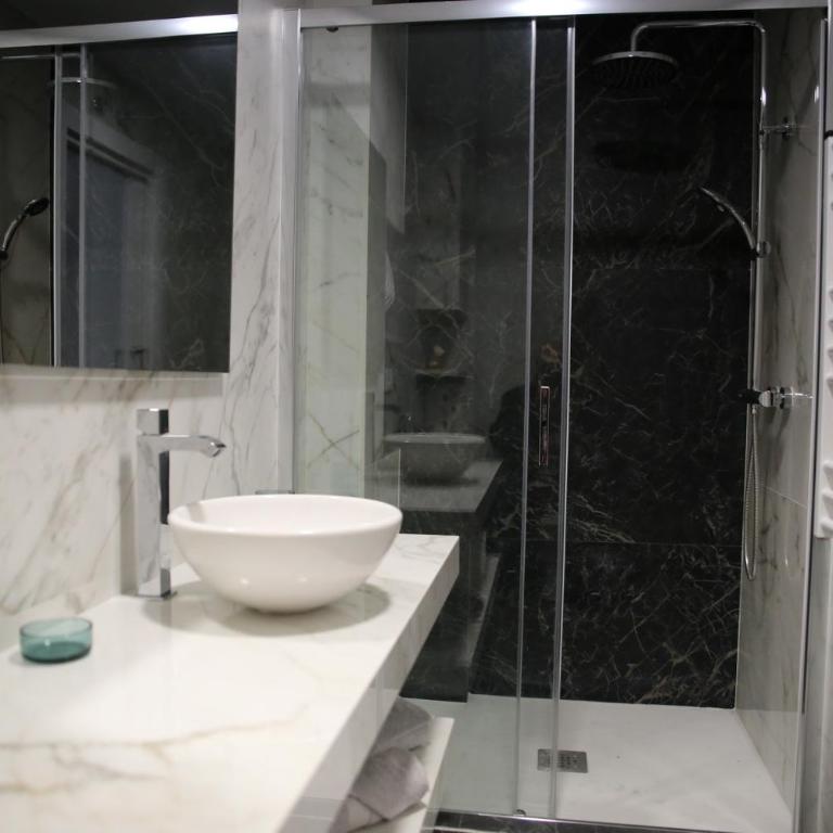 E&R-2 Plaza España - One-Bedroom Apartment - 21