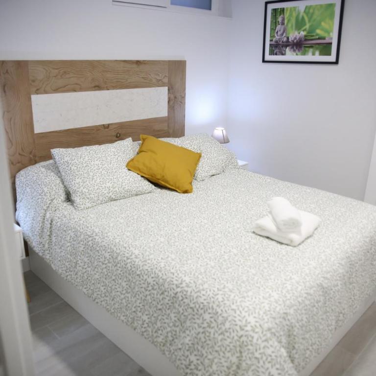 E&R-2 Plaza España - One-Bedroom Apartment - 23