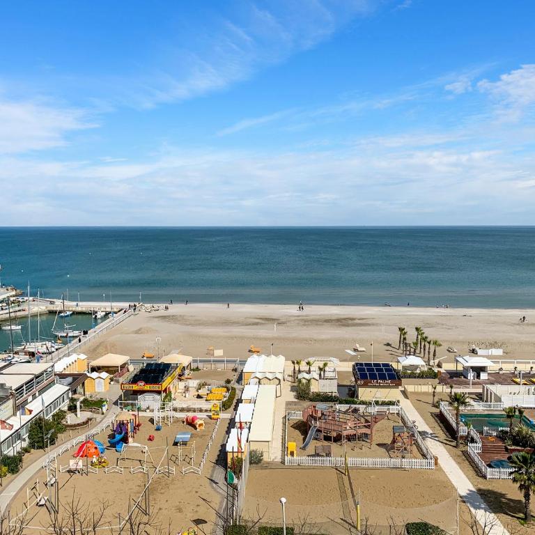 LUXURY BLUE LIVING RICCIONE PORTO - Three-Bedroom Apartment - 27