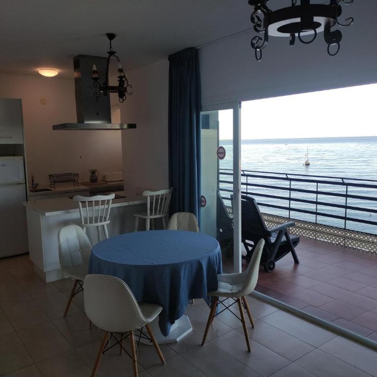 Apartment in Marbella First Line Beach Apto 4-6 - Appartement 1 Chambre - 6