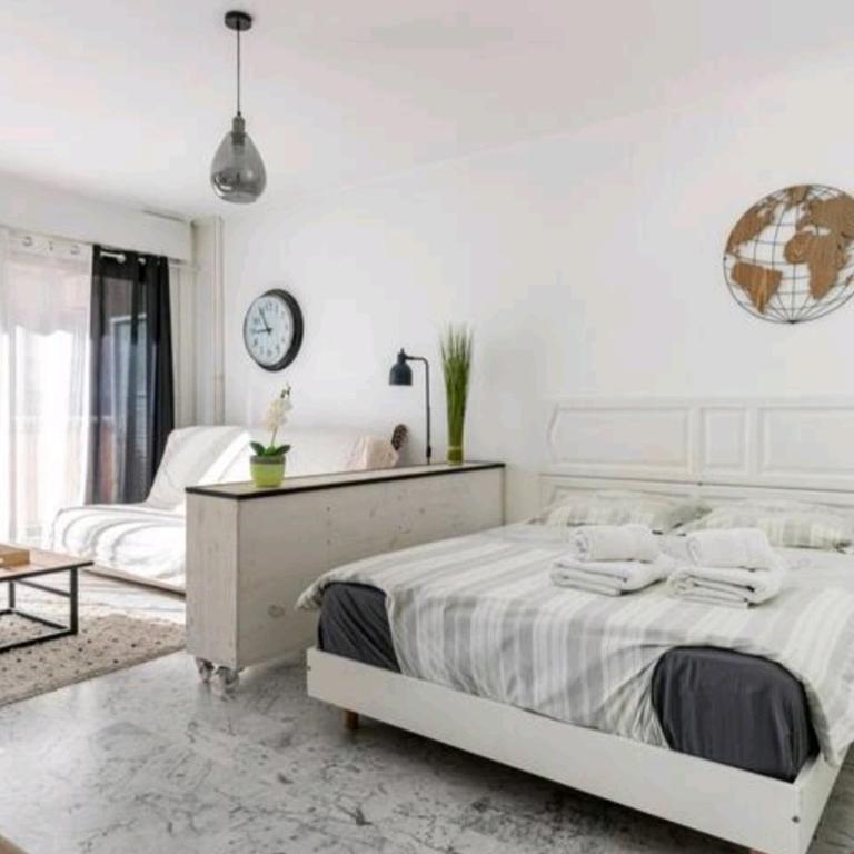 Design loft Studio climatisé parking et piscine - Appartement - Vue sur Piscine - 10