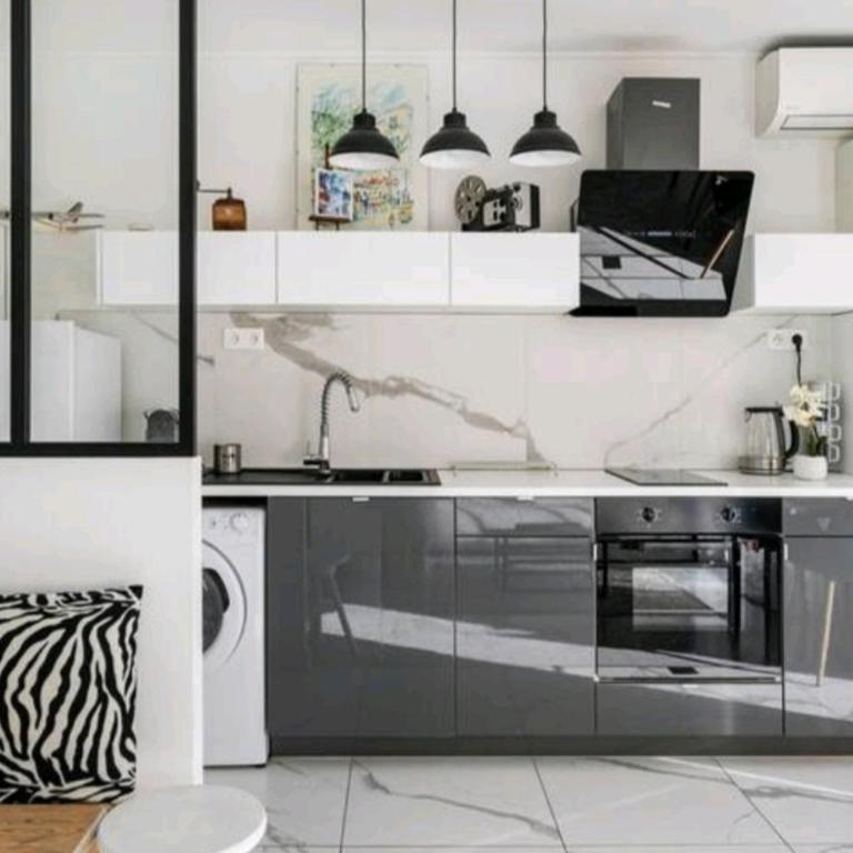 Design loft Studio climatisé parking et piscine - Appartement - Vue sur Piscine - 17