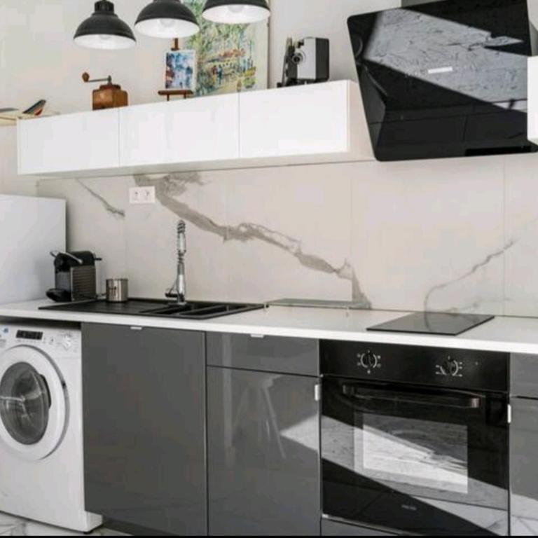 Design loft Studio climatisé parking et piscine - Appartement - Vue sur Piscine - 18