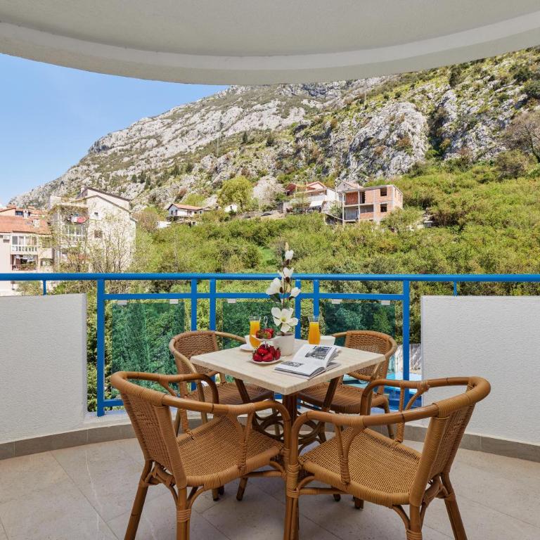 Apartment Hill with Free Garage Spot - Apartman sa 2 Spavaće Sobe - 1