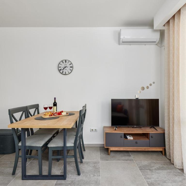 Apartment Hill with Free Garage Spot - Apartman sa 2 Spavaće Sobe - 3