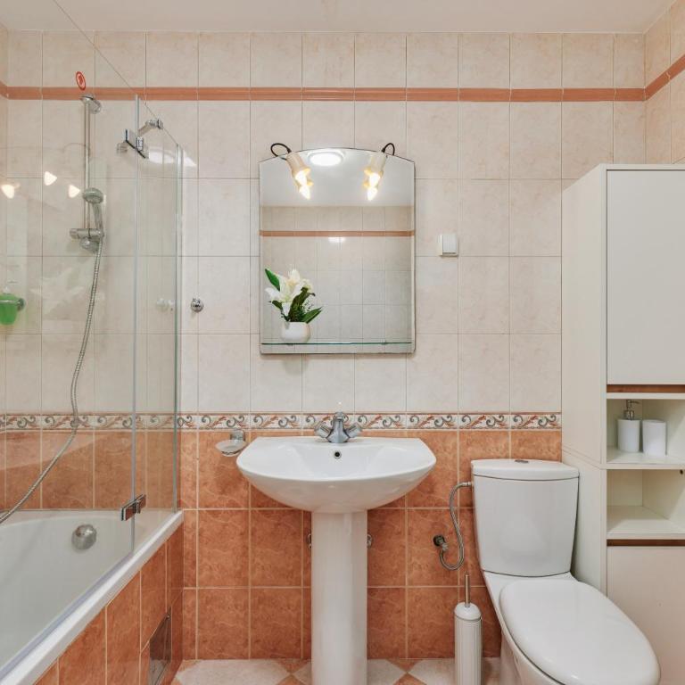 Apartment Hill with Free Garage Spot - Apartman sa 2 Spavaće Sobe - 5