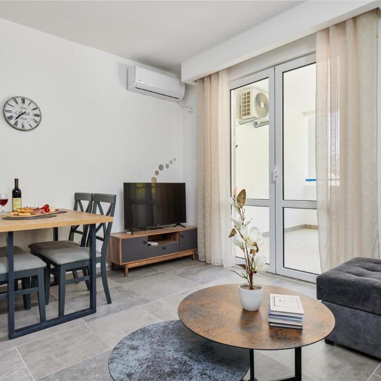 Apartment Hill with Free Garage Spot - Apartman sa 2 Spavaće Sobe - 11