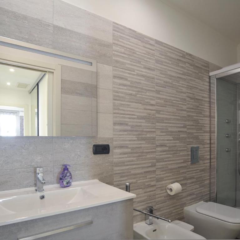 CASA ROSA LUCIA CENTRALE CON PARCHEGGIO - Two-Bedroom Apartment - 14
