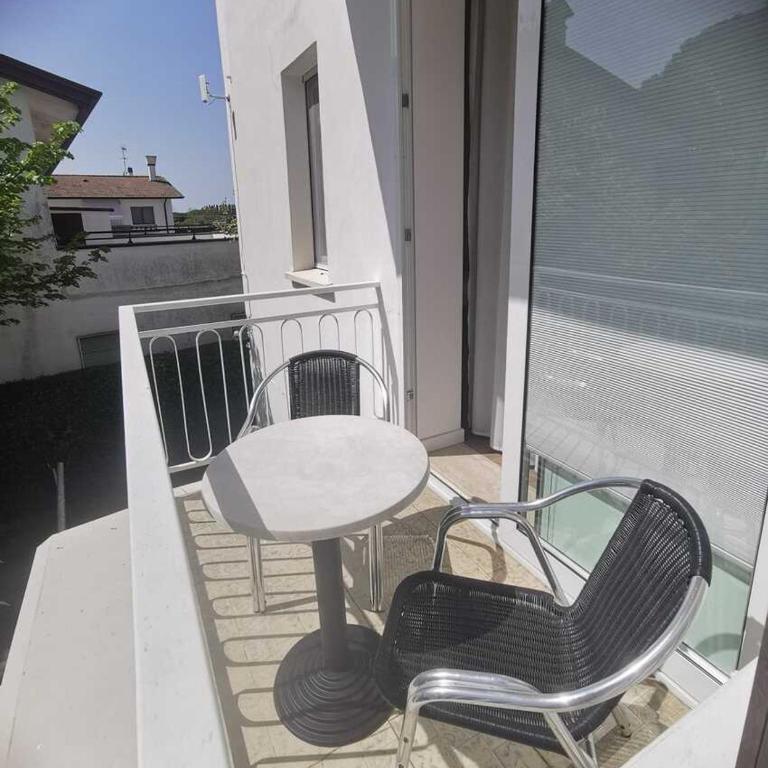 Hotel Valdor - Camera Tripla Superior con Balcone - 3