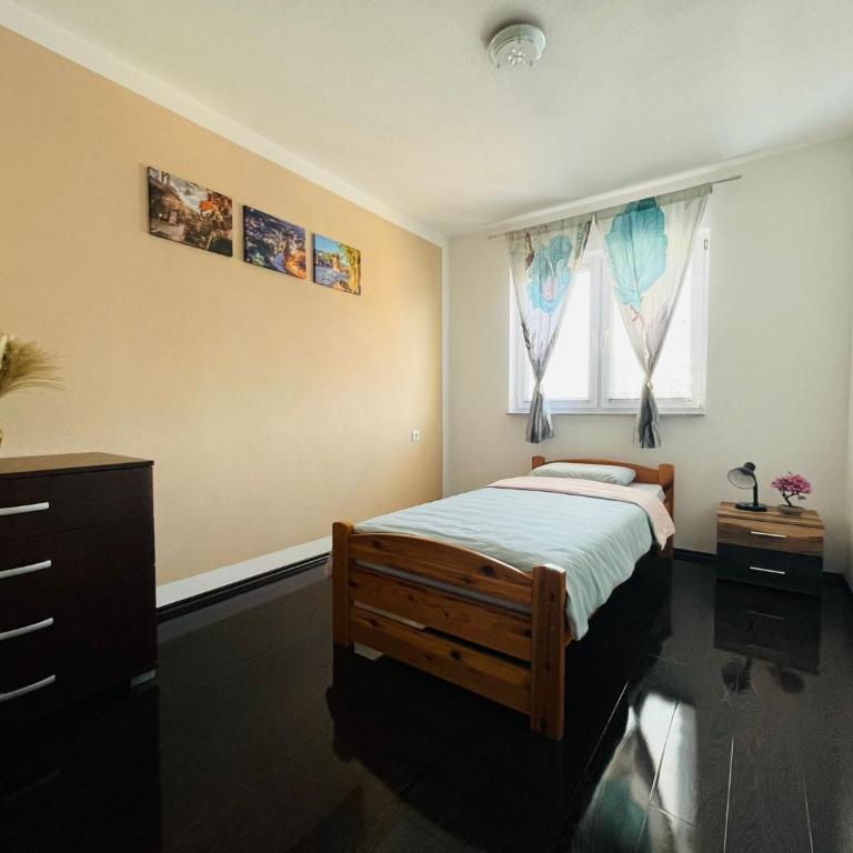 Summer house LejHana - Four-Bedroom House - 24