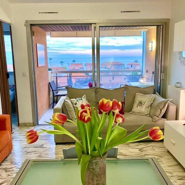 Sea View Apartment - Private Parking, Swimming Pool, Air Conditioning - One-Bedroom Apartment - 1