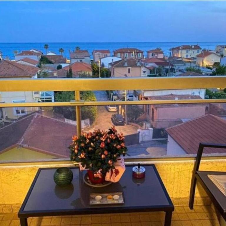 Sea View Apartment - Private Parking, Swimming Pool, Air Conditioning - One-Bedroom Apartment - 20