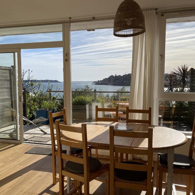 Appartement avec vue sur mer, proche plage, terrasse et parking à Perros-Guirec - FR-1-368-417 - Maison de Vacances - 10