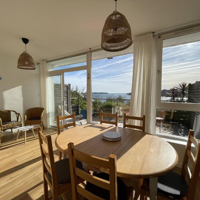 Appartement avec vue sur mer, proche plage, terrasse et parking à Perros-Guirec - FR-1-368-417 - Maison de Vacances - 25