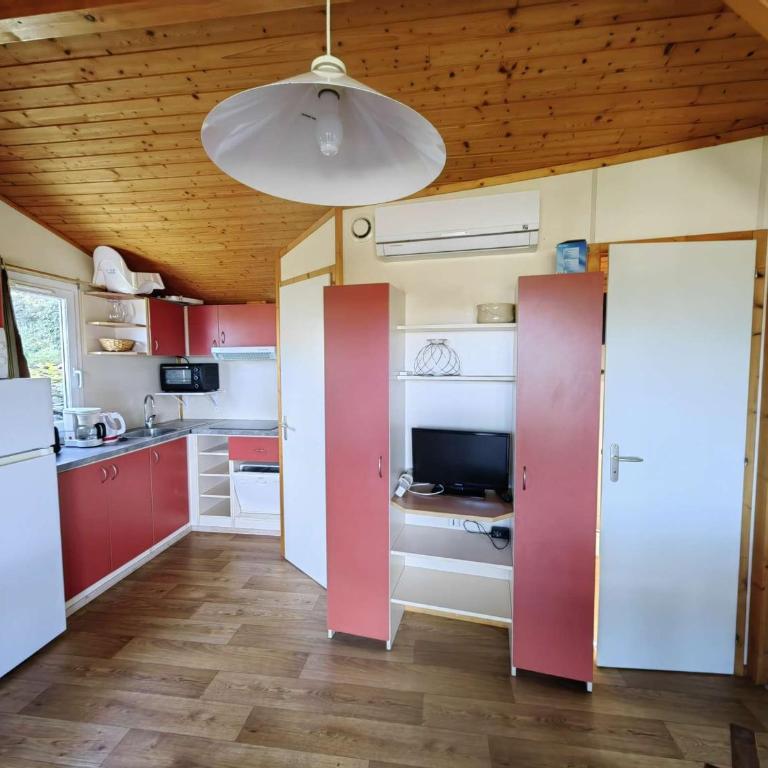 Chalet climatisé pour 6, calme avec piscine et parking - Chalet 2 Chambres - 8