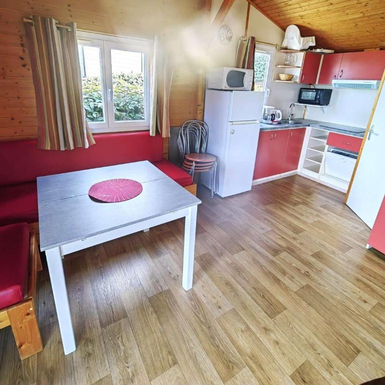 Chalet climatisé pour 6, calme avec piscine et parking - Chalet 2 Chambres - 1