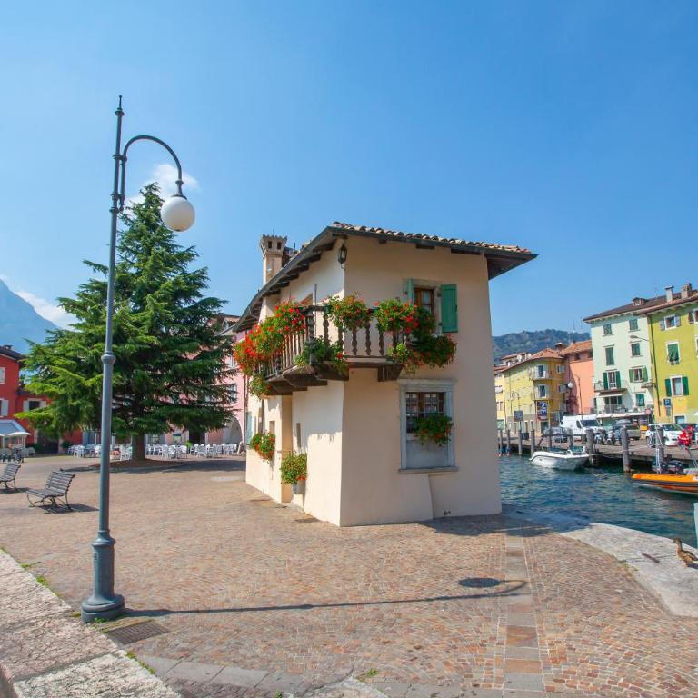 Riva Lago e Spiaggia Apartment - Happy Rentals - Appartamento con Vista Montagna - 26
