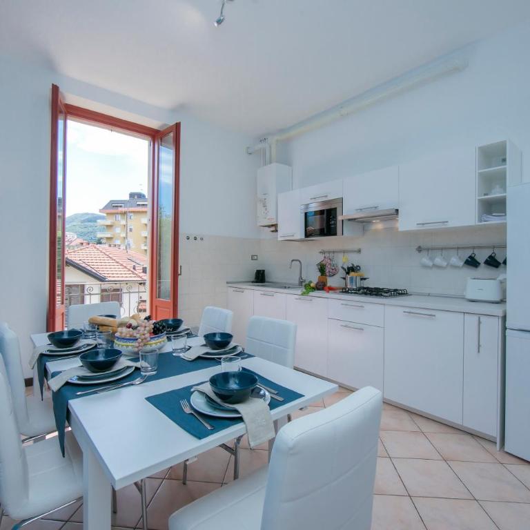 Residenza Oleandro - Lake View Balcony in Luino Center - Happy Rentals - Apartment with Balcony - 4