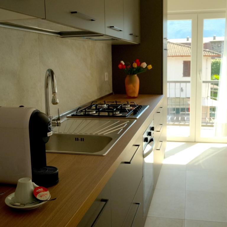 CASA PAOLA Central Stay by the Lake - Appartamento con 1 Camera da Letto - 8