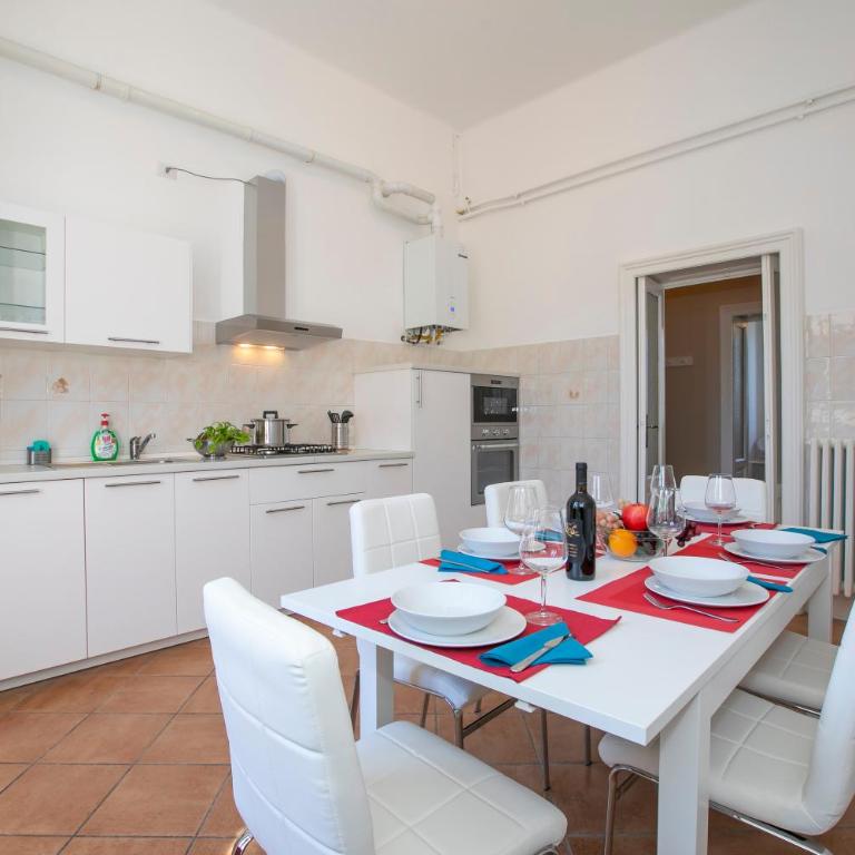 Residenza Gardenia - Lake View Balcony Apartment in Luino Center - Happy Rentals - Apartment mit Balkon - 12