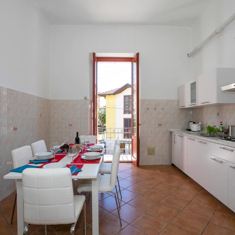 Residenza Gardenia - Lake View Balcony Apartment in Luino Center - Happy Rentals - Apartment mit Balkon - 13