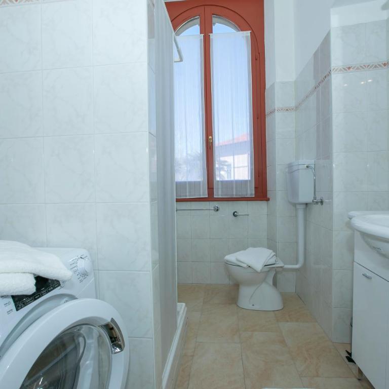Residenza Gardenia - Lake View Balcony Apartment in Luino Center - Happy Rentals - Apartment mit Balkon - 7