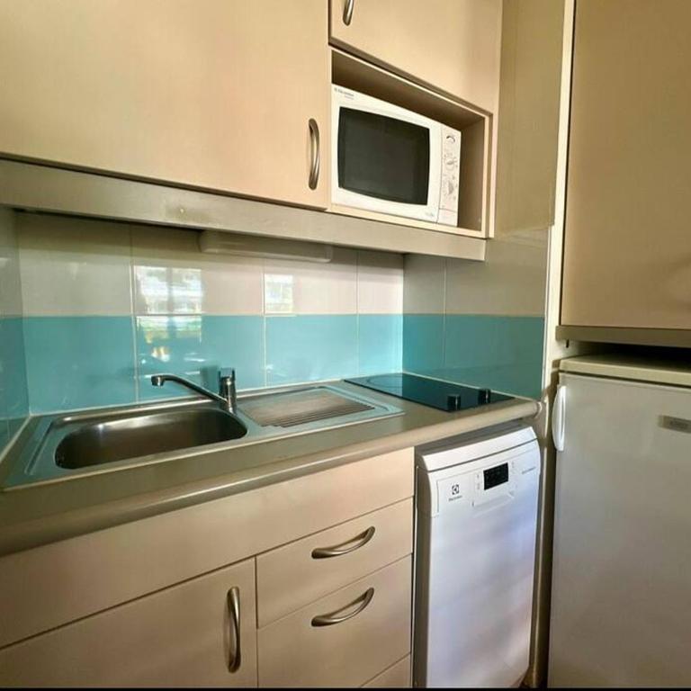 Mandelieu / Appart Climatisé 4 prsn RDC / Piscine - Apartamento con terraza - 2