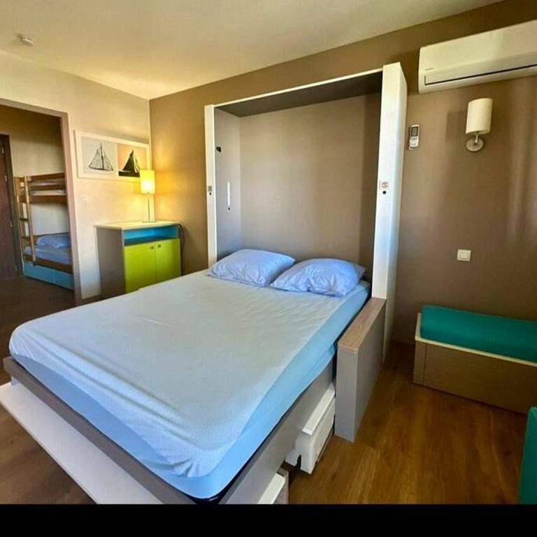 Mandelieu / Appart Climatisé 4 prsn RDC / Piscine - Apartamento con terraza - 5