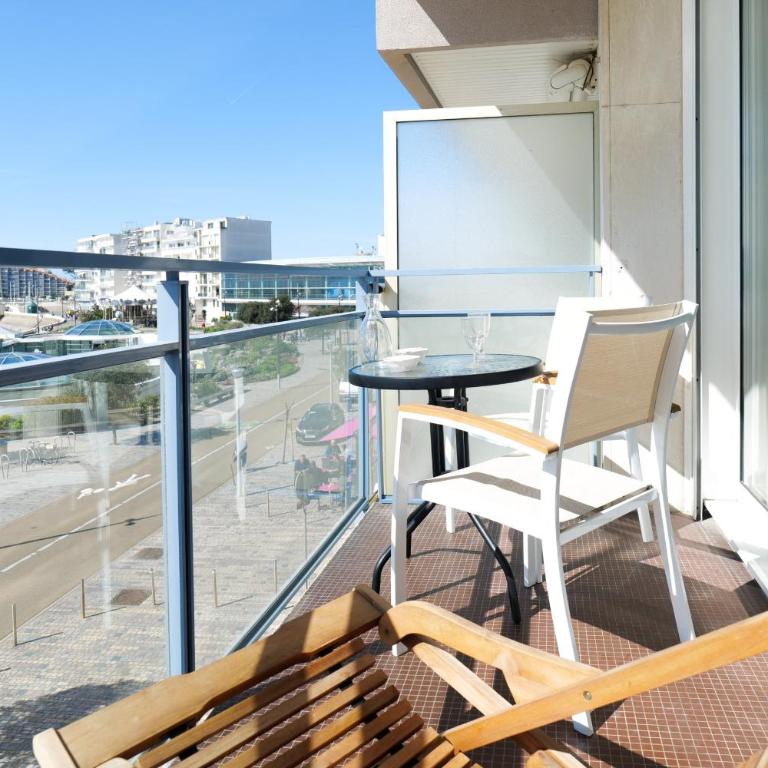 Appartement spacieux idéalement situé sur le remblai des Sables dOlonne - Apartment - 15