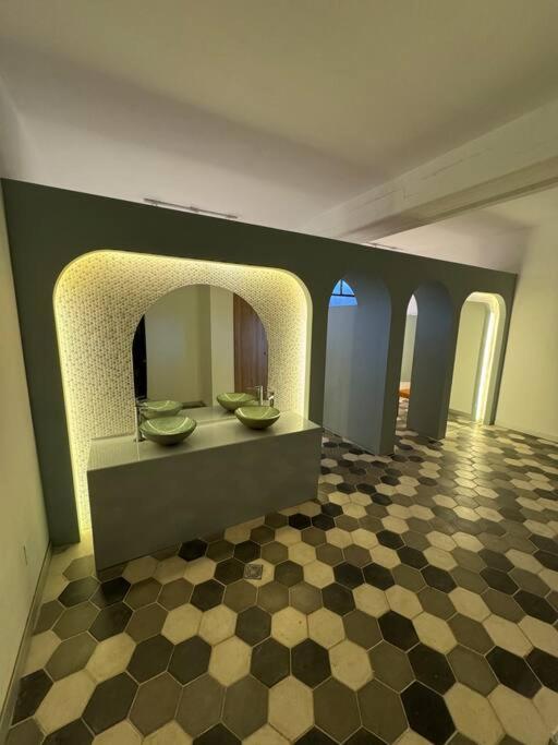 exclusivo departamento en Torre Leloir, Seguridad 24 HS cochera privada - Apartamento de 1 dormitorio - 24