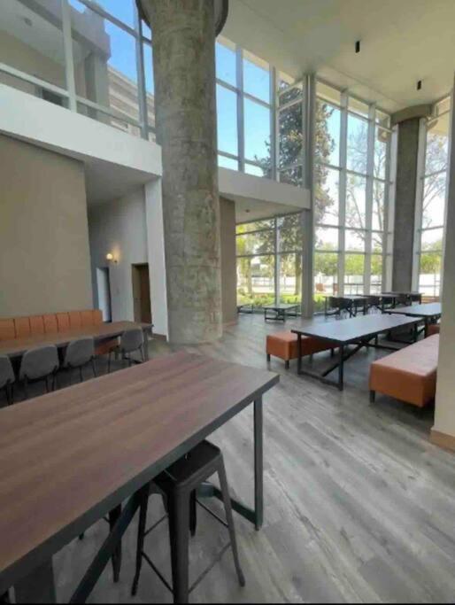 exclusivo departamento en Torre Leloir, Seguridad 24 HS cochera privada - Apartamento de 1 dormitorio - 27