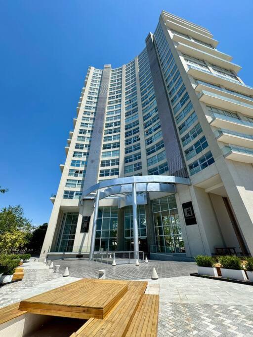 exclusivo departamento en Torre Leloir, Seguridad 24 HS cochera privada - Apartamento de 1 dormitorio - 38