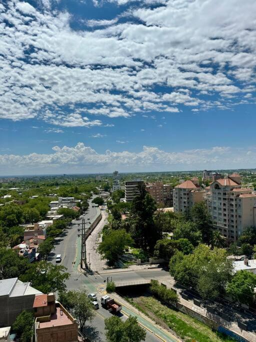exclusivo departamento en Torre Leloir, Seguridad 24 HS cochera privada - Apartamento de 1 dormitorio - 45