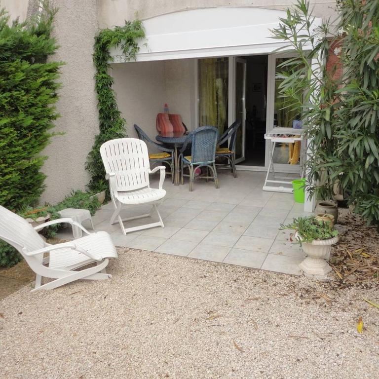 OREE DU GOLF II Agréable T3 traversant piscine côté golf Richelieu Cap d'Agde - Apartment - Ground Floor - 9