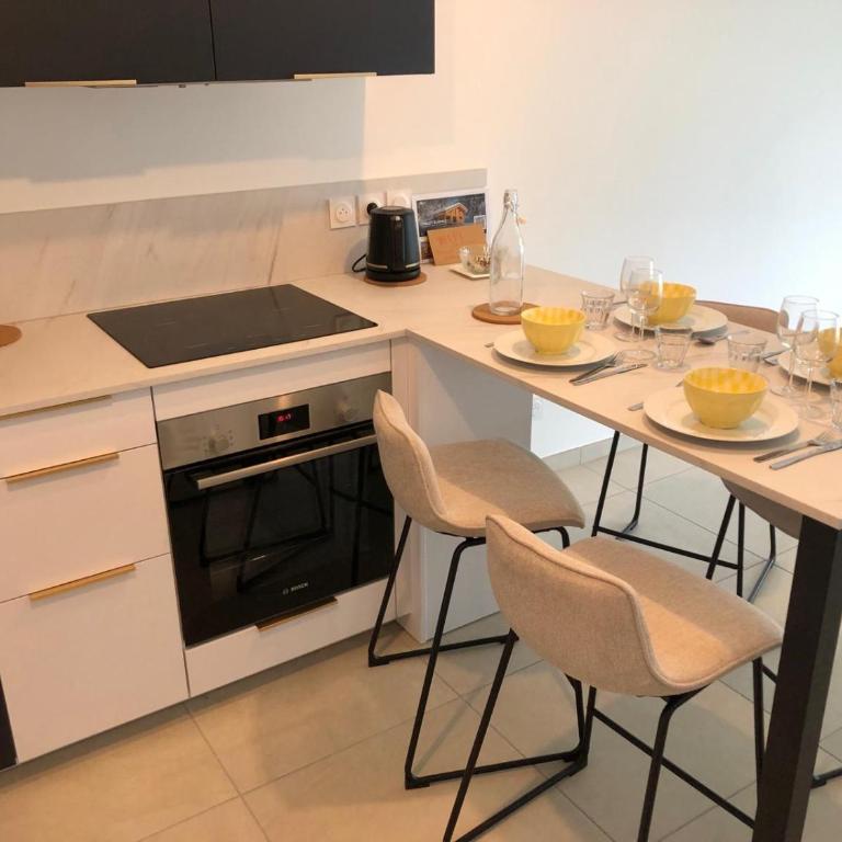 T2 - 1 ch - Garage privé - Balcon - 15 min du lac - Apartment mit 1 Schlafzimmer - 6