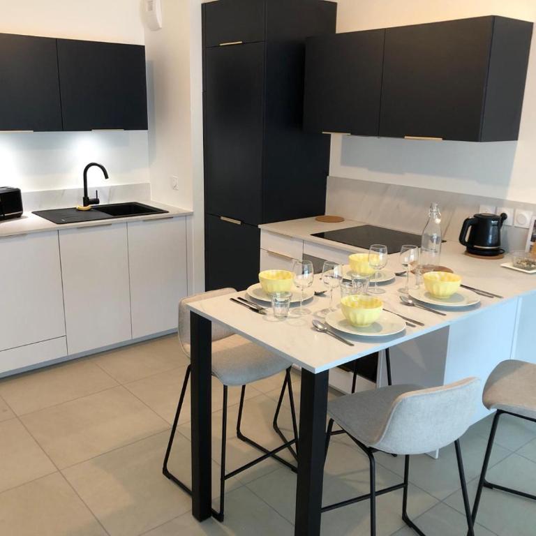 T2 - 1 ch - Garage privé - Balcon - 15 min du lac - Apartment mit 1 Schlafzimmer - 4