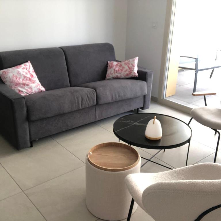 T2 - 1 ch - Garage privé - Balcon - 15 min du lac - Apartment mit 1 Schlafzimmer - 10