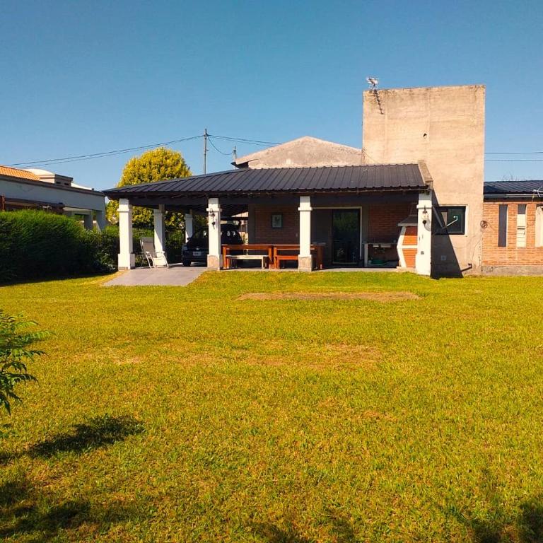 Hermosa casa en barrio privado Salta - Casa de 3 dormitorios - 6