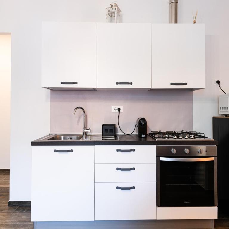 Mari Urbani - One-Bedroom Apartment - 4