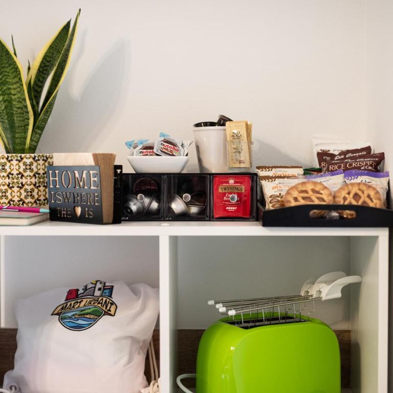 Mari Urbani - One-Bedroom Apartment - 6