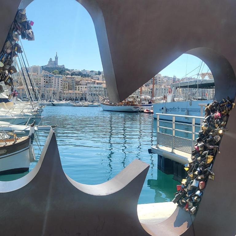 Superbe Appartement, vue Notre Dame de la Garde, Vieux port - Appartement 2 Chambres - 35