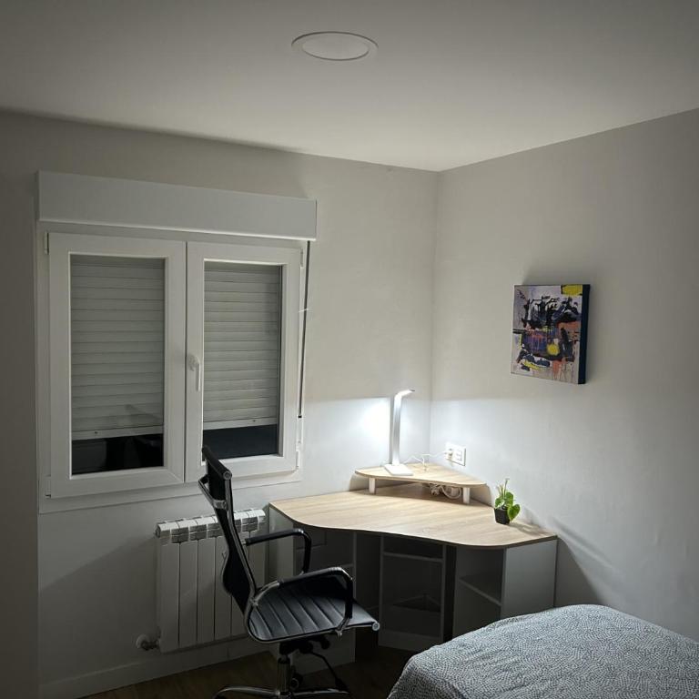 Piso recien reformado y con buena ubicación - Two-Bedroom Apartment - 10
