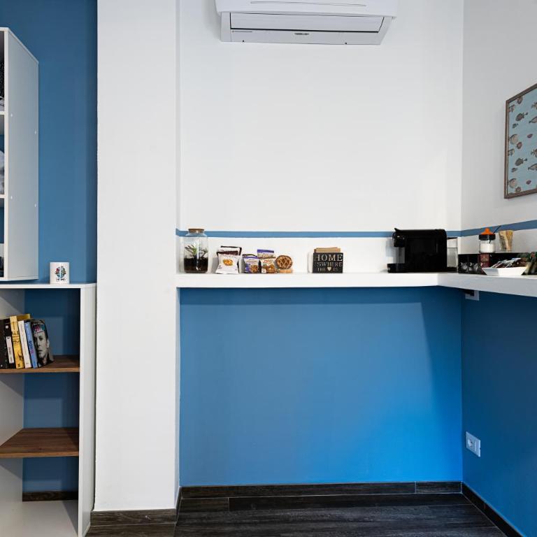 Mari Urbani - One-Bedroom Apartment - 6