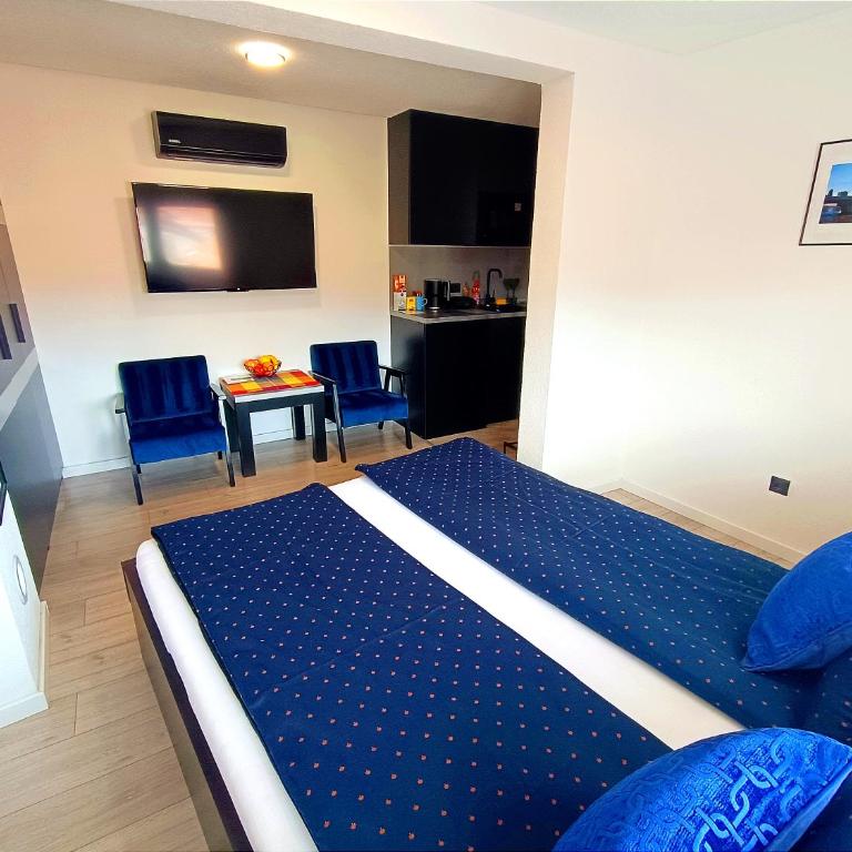 LuxApart Bjelave City Centar free parking - Deluxe Apartment - 7