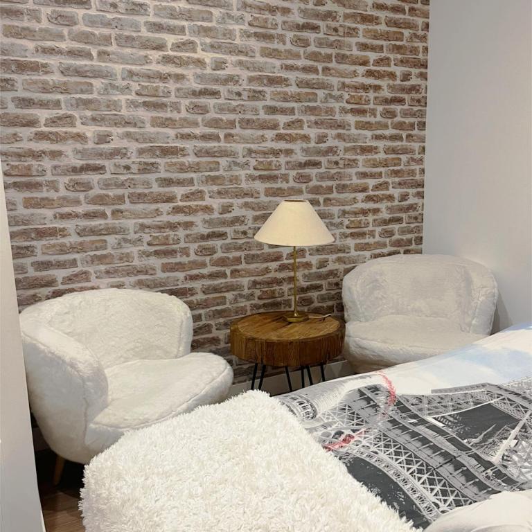 Eiffel Tower studio with patio - Studio-Apartment - 7