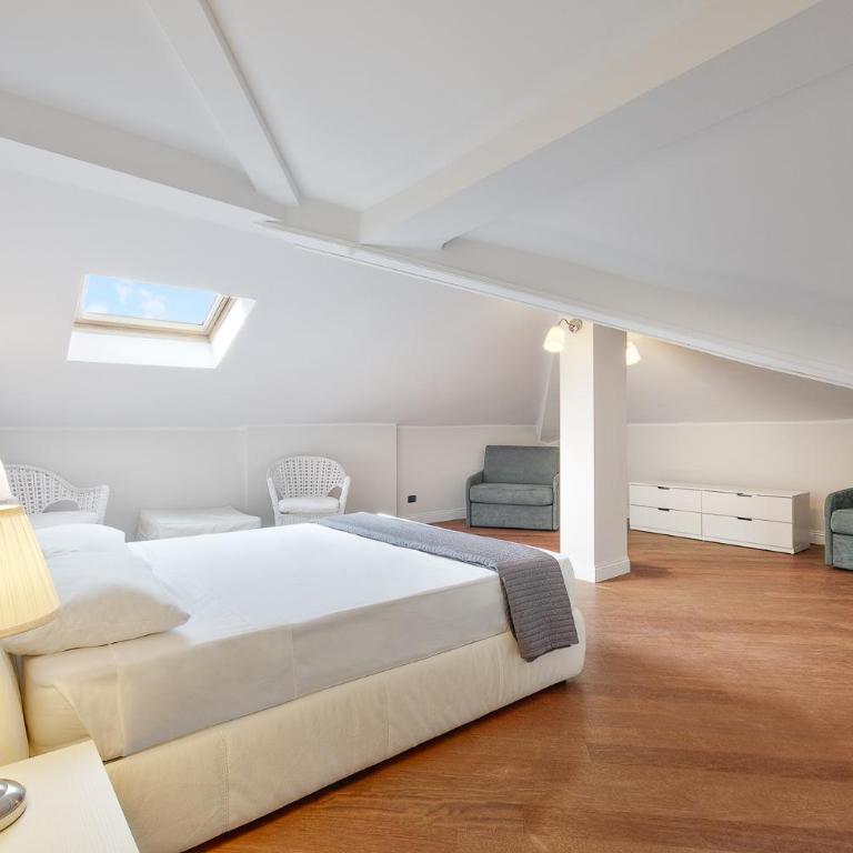 Attic in Como Center + Parking - Appartamento con 2 Camere da Letto - 7
